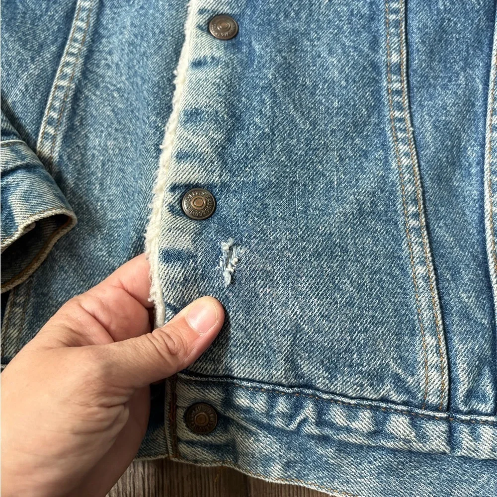 Vintage Levi’s 46R Sherpa-Lined Jean Jacket – Classic & Cozy